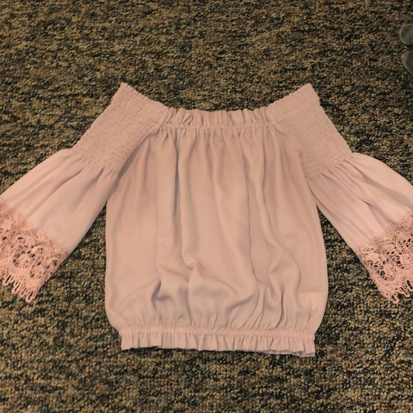 3 for $20 dressy blouse 👚 - Picture 4 of 6